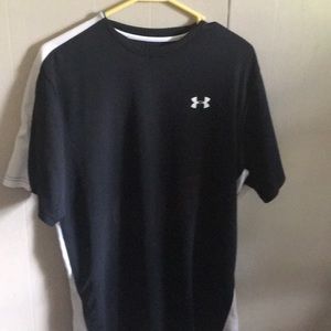 Under armour tee shirt. Size medium